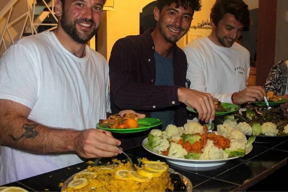 Estancia de Surf de 1 Semana en Taghazout – 5 Días de Clases de Surf + Comidas Completas + 2 Sesiones de Yoga + Alojamiento - 2