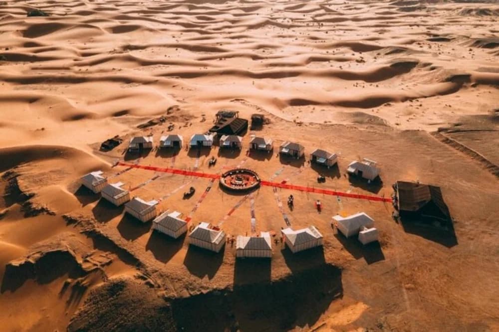 Tour de 3 Días al Desierto de Merzouga desde Marrakech – Ait Ben Haddou, Ouarzazate + Paseo en Camello, Cena en Campamento y Espectáculo